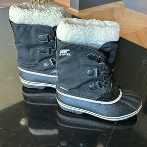 Black SOREL waterproof Boots ❤️💙